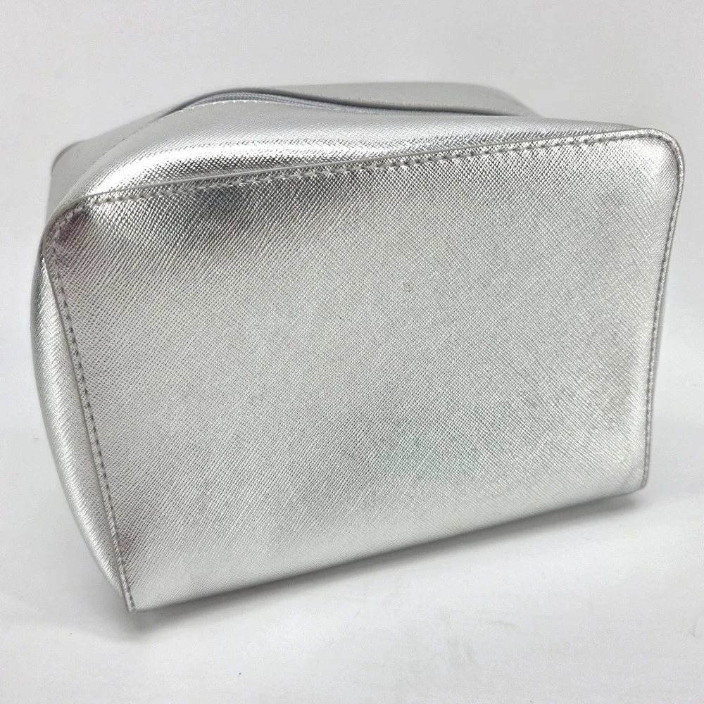 Givenchy Parfums Cosmetic Bag Silver Metallic Star Zipper Travel Makeup Cube‎